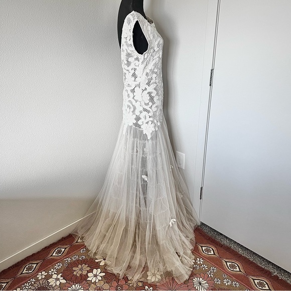 RARE • Free People Limited Edition Ana’s White Story Maxi Dress • - Picture 13 of 15